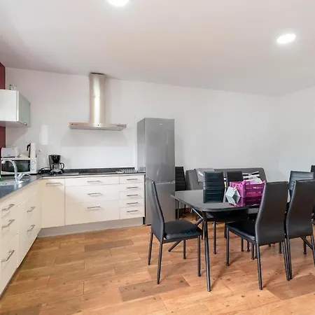 Apartamento 3 Bedroom In *